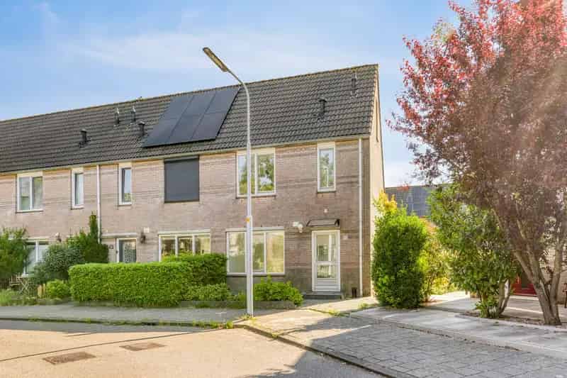 Huis te koop Toolenburg 3 slaapkamers grote tuin opknappen