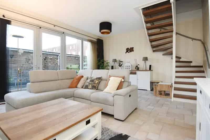 4 5 Kamer Parterre Maisonnette Den Haag  Energielabel A  Achtertuin Prive Parkeerplaats
