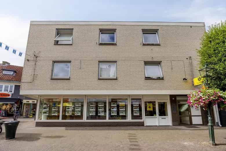 100m2 Winkelruimte te Huur Baarn Laanstraat