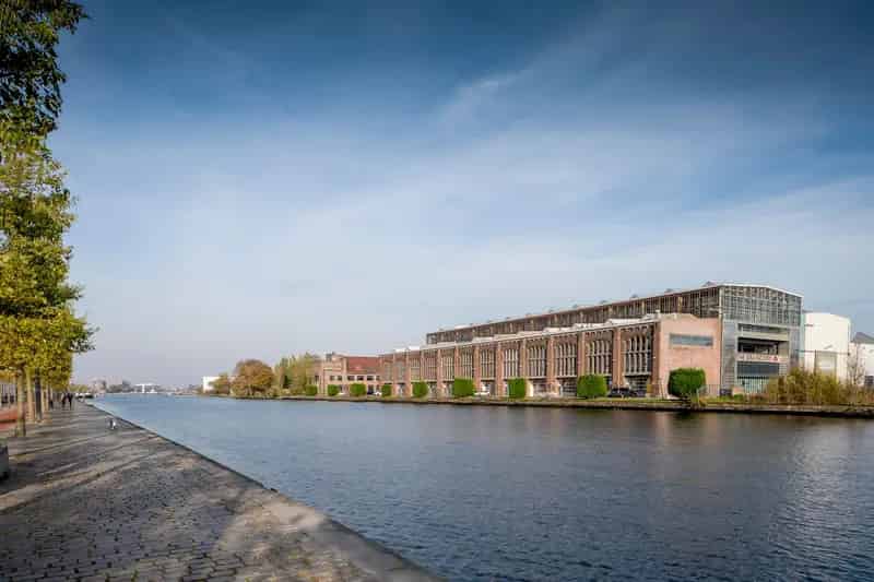 Bedrijfshal Haarlem Showroom Kantoorruimte 168m2 Figeeterrein
