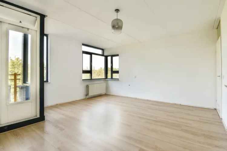 Ruim 3 Kamer Appartement Amsterdam Zuidoost Nabij Arena