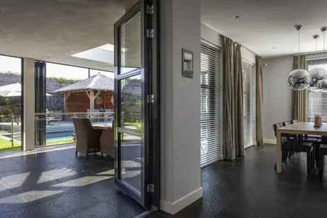 3 Kamer Bungalow Eindhoven Luxe Zwembad Gym Domotica