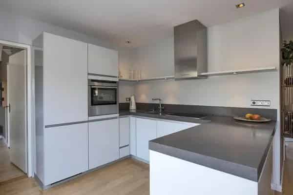 Ruime woning nabij centrum Borne met 2 zitkamers en 3 slaapkamers