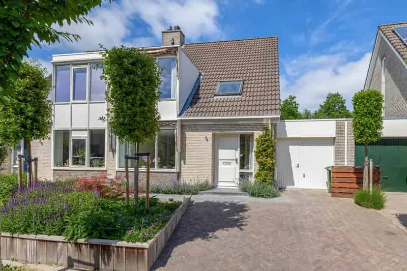 Huis te koop Pijnacker 5 slaapkamers grote tuin garage