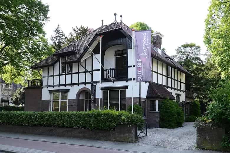 168m2 Kantoorruimte te Huur Hilversum - Gemeentelijk Monument
