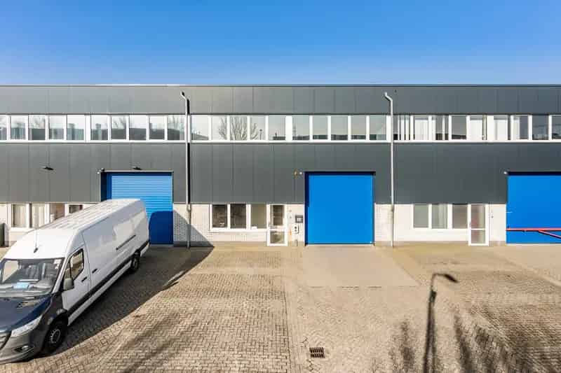 Bedrijfshal te Huur Nieuw Vennep 350m² Spoorzicht