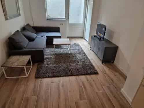Vierdaagse Studio Souterrain te Huur