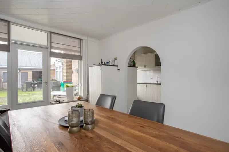 Winkel en woning te koop in Reusel