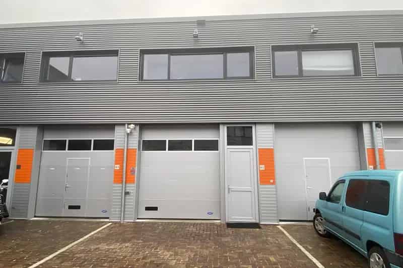 Bedrijfshal Leiden 64m2 te huur
