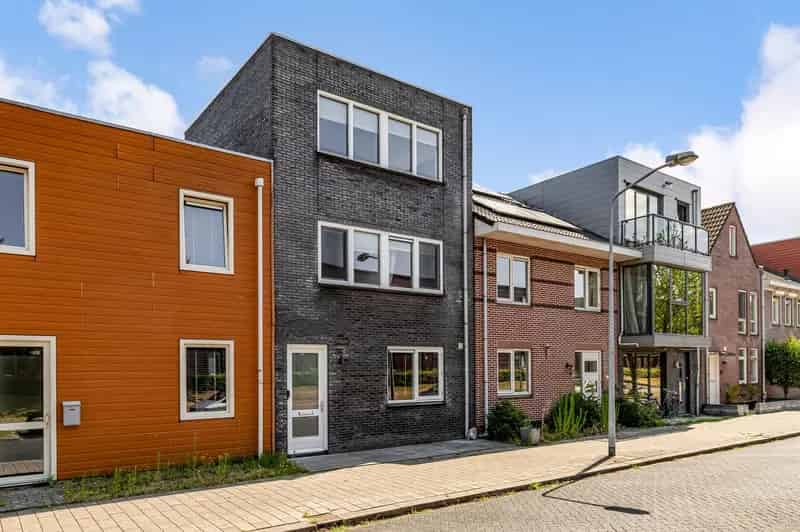 Ruime Tussenwoning Almere 4 Slaapkamers Tuin Dakterras