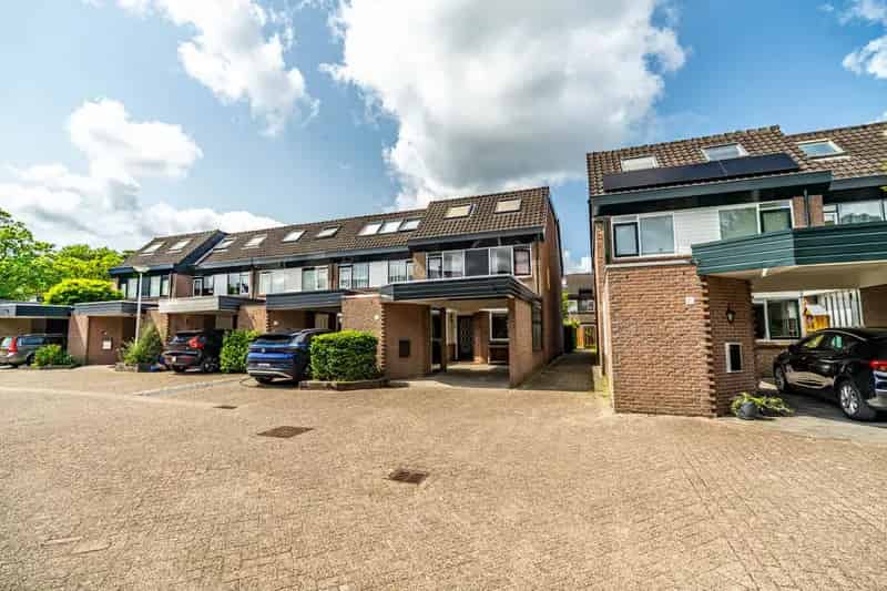 Rhoon Royale Hoekwoning 5 Slaapkamers 2 Badkamers Carport Tuin