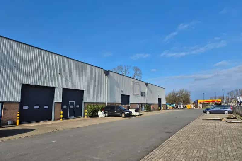 Bedrijfshal 1000m² te huur Zaandam