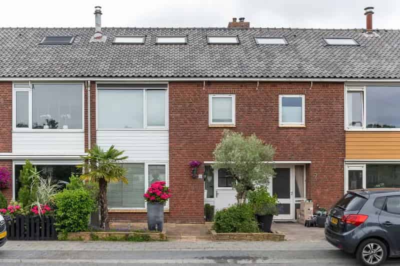 Ruime 5 Slaapkamer Eengezinswoning nabij Westeinder Plassen