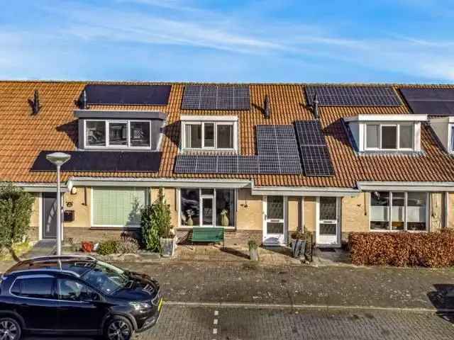Eengezinswoning Middenhoven 9 Zonnepanelen Ruime Tuin