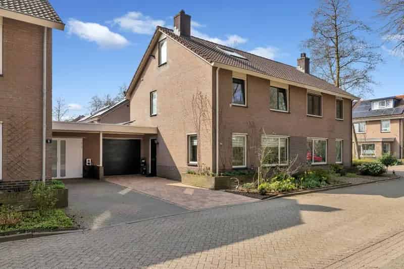 Nijmegen Ruime 6 Kamer 2 Onder 1 Kapwoning Bosrand