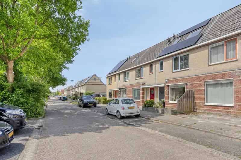 Ruime Tussenwoning Hoorn 3 slaapkamers Moderne Badkamer Zonnepanelen