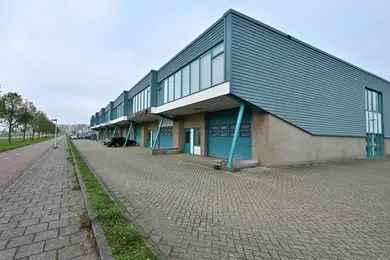 Bedrijfsruimte te Huur Zaandam 84-92m2