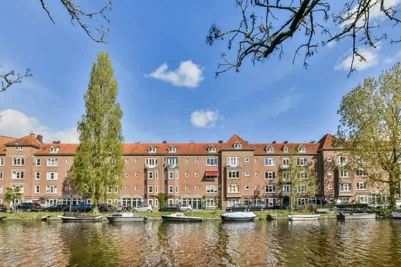 Appartement te koop Amsterdam Zuid: 4 slaapkamers, 2 badkamers, tuin, waterzicht