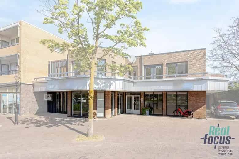 355 m2 kantoorruimte te huur in Losser