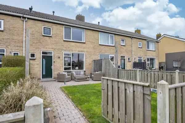 Moderne Tussenwoning 3 slaapkamers Nieuwe CV-Ketel Energielabel C