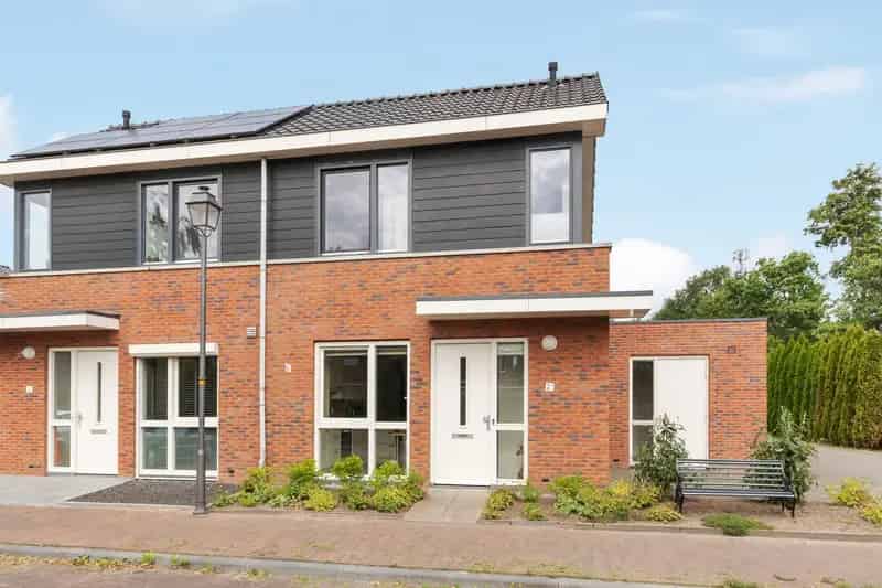 Ruime Hoekwoning Nijkerkerveen 4 slaapkamers 2 badkamers Garage