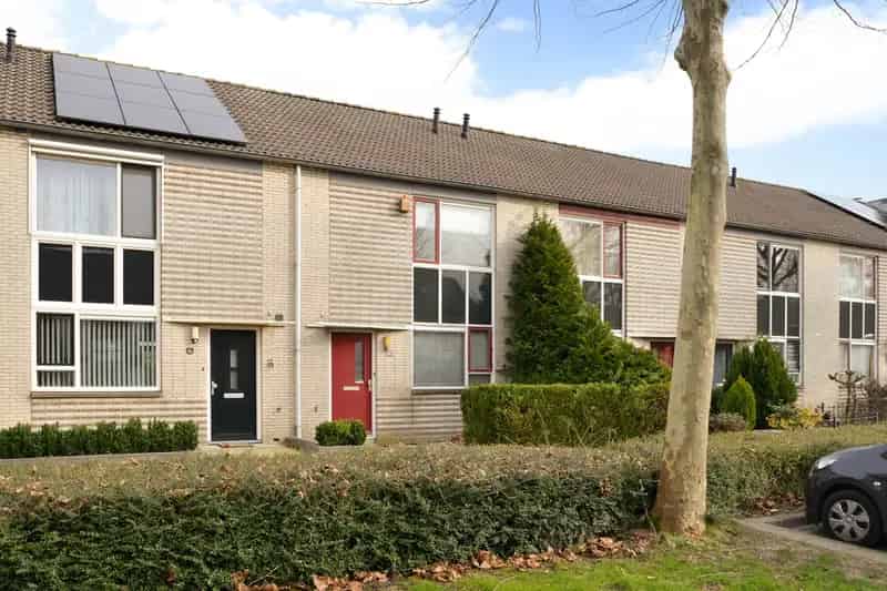 Ruime eengezinswoning te koop in Almere Verzetswijk