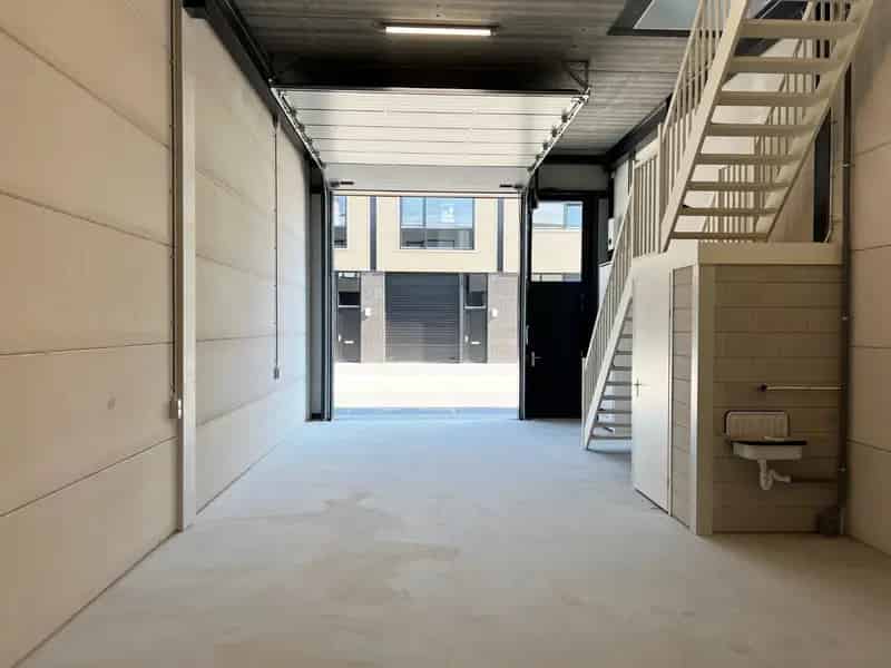 Bedrijfshal Dordrecht te huur 142m²  Dordtse Vijn