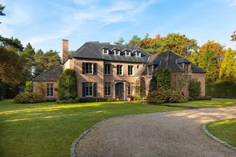 Luxe Landhuis te Koop: 5 Slaapkamers Wellness Zwembad