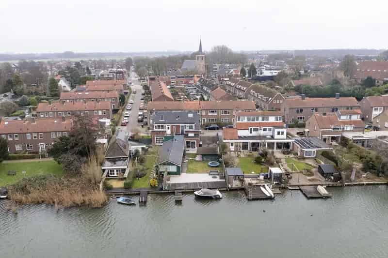Tweekapper aan de Waal Heerjansdam - 4 slaapkamers