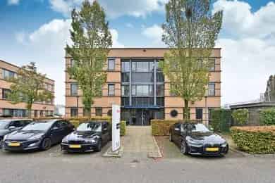 408 m2 Kantoorruimte te Huur Naarden Nabij A1