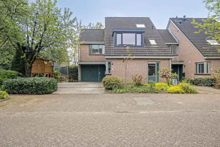 Gezinswoning Hoogland 5 slaapkamers Garage Tuin Zonnepanelen