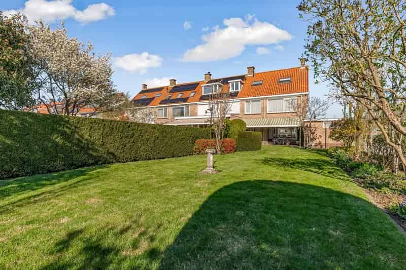 Huis te koop Bunnik Deken Heinenstraat 4 slaapkamers grote tuin