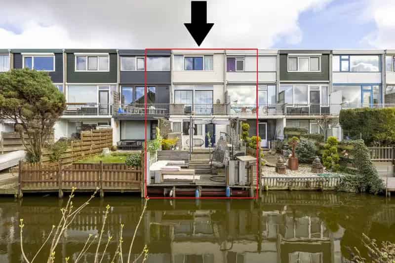 Ruime Drive In woning te Wormer aan vaarwater