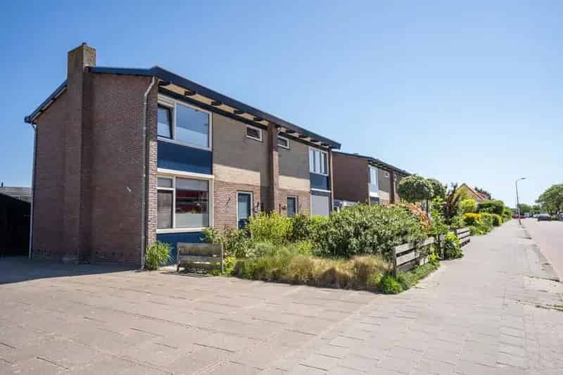 Sfeervol Hoekhuis met Garage Royale Tuin 3 Slaapkamers