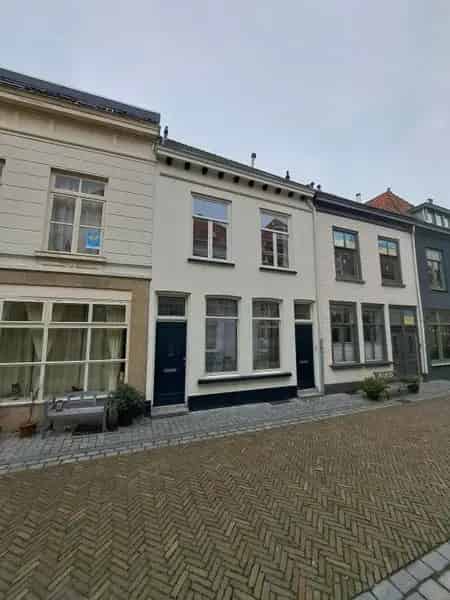 Herenhuis 7 slaapkamers Bergen op Zoom