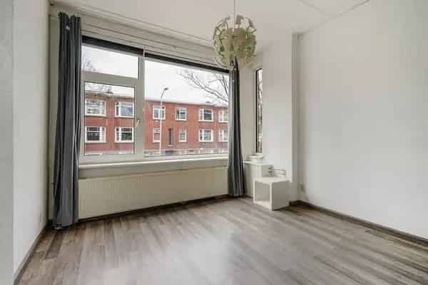 3 Kamer Jaren 30 Portiekwoning Balkon Den Haag