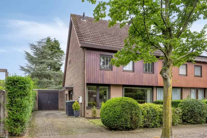 2-onder-1-kapwoning te koop De Morgen Vier Slaapkamers