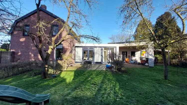 Vrijstaande woning 1928 met moderne aanbouw 735m2