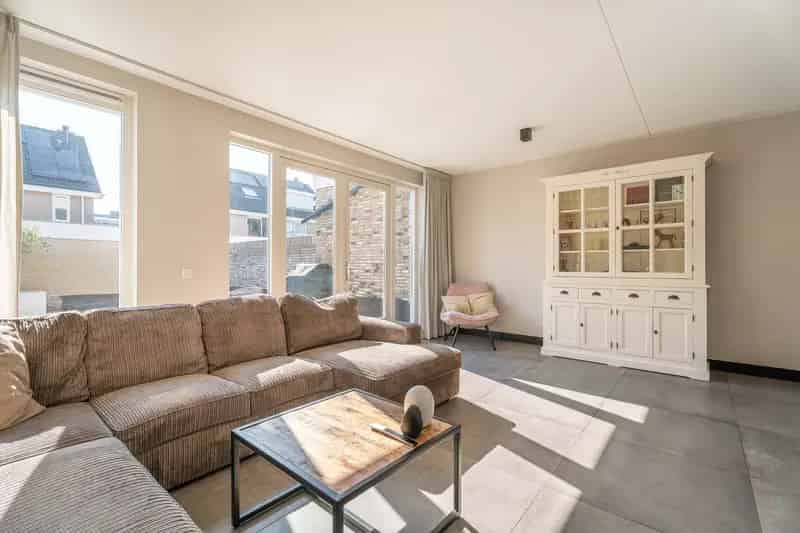 Huis te Koop Rijnsburg 4 slaapkamers moderne badkamer