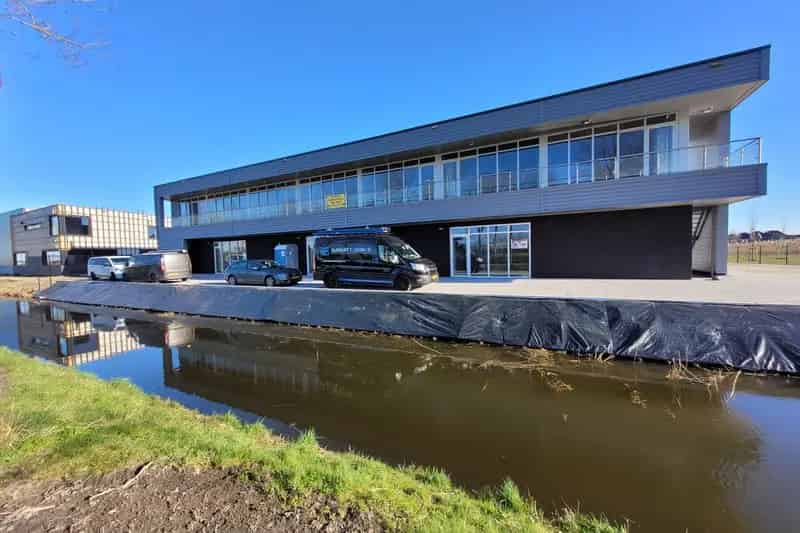 Bedrijfshal te Huur Medemblik 170m2 Showroom Opslag