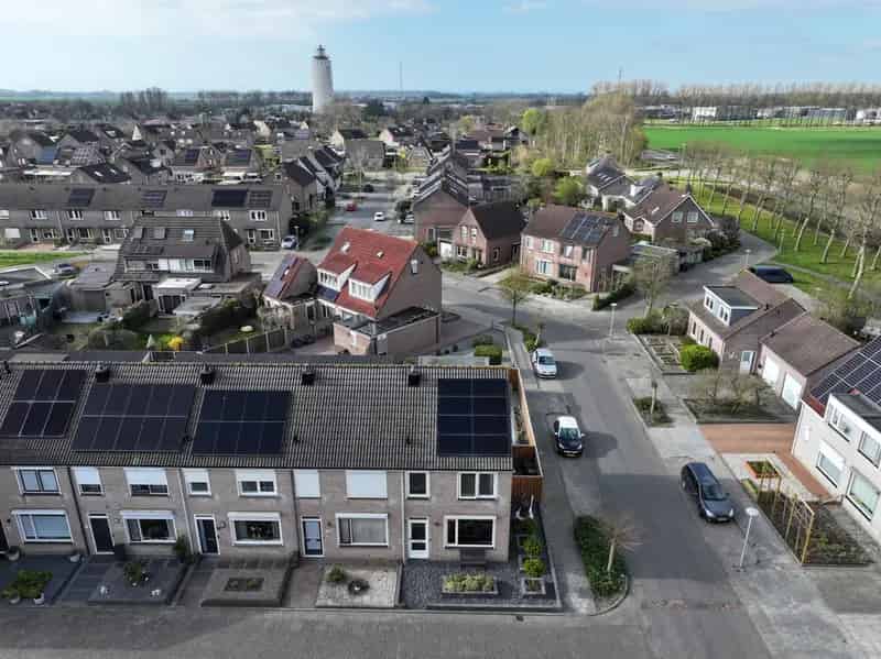 Luxe Hoekwoning Oostburg  Gerenoveerd 3 slaapkamers Zonnepanelen