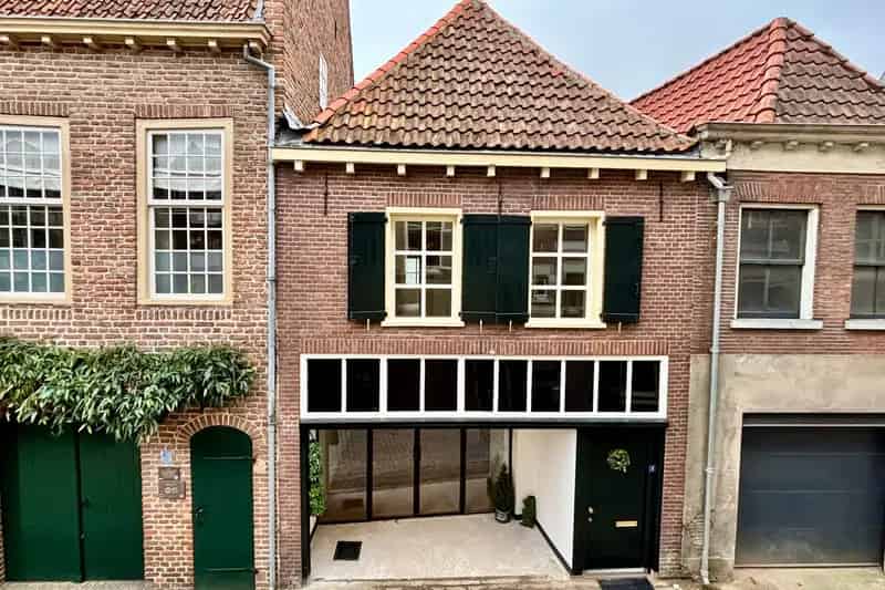 Huis te koop Zutphen: Gemeentelijk monument 161m²