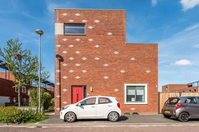 Huis te koop Almere Poort 4 slaapkamers ruime tuin