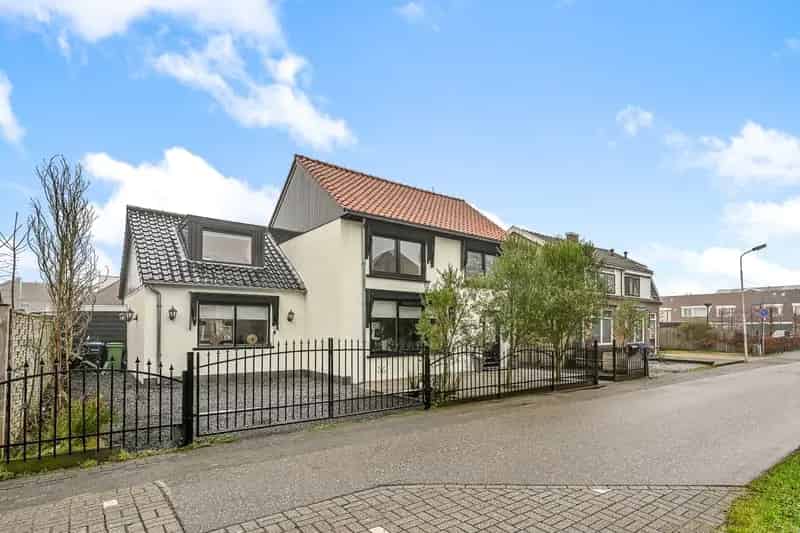 Vrijstaande woning te koop Assendelft 186m2 4 slaapkamers 2 badkamers