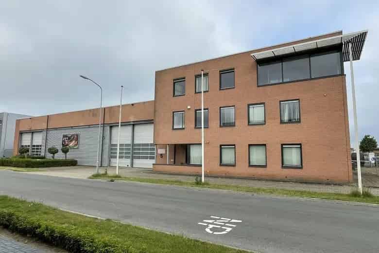 345 m2 Bedrijfsruimte te Huur Andelst A15