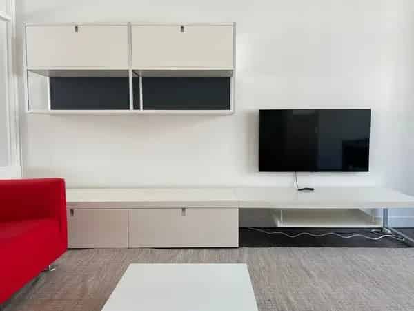 Gemeubileerd 3-kamerappartement met Balkon