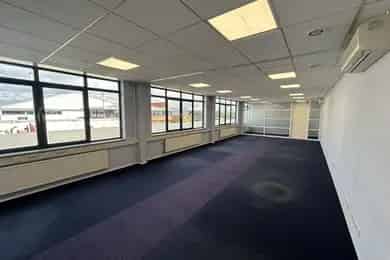 22 - 378 m2 kantoorruimte te huur in Maasland