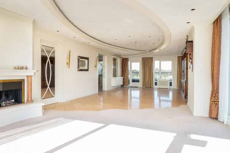 Luxe Penthouse Prinsenbeek 179m2 Dakterras 116m2 2 Parkeren