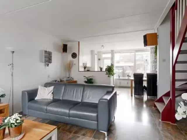 Tussenwoning Zwaag 4 slaapkamers carport tuin nabij scholen
