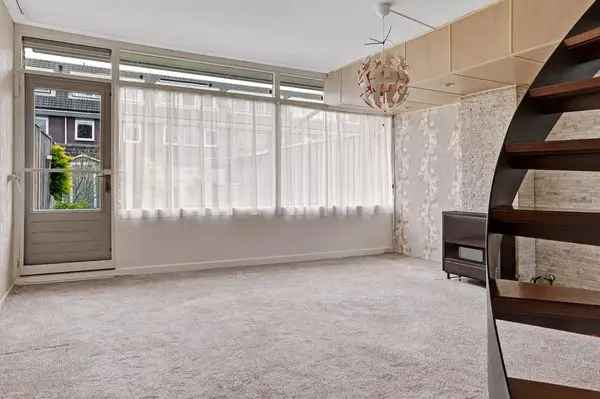 3 Slaapkamers Een gezinswoning te Pernis - Ruime Tuin - 125m2